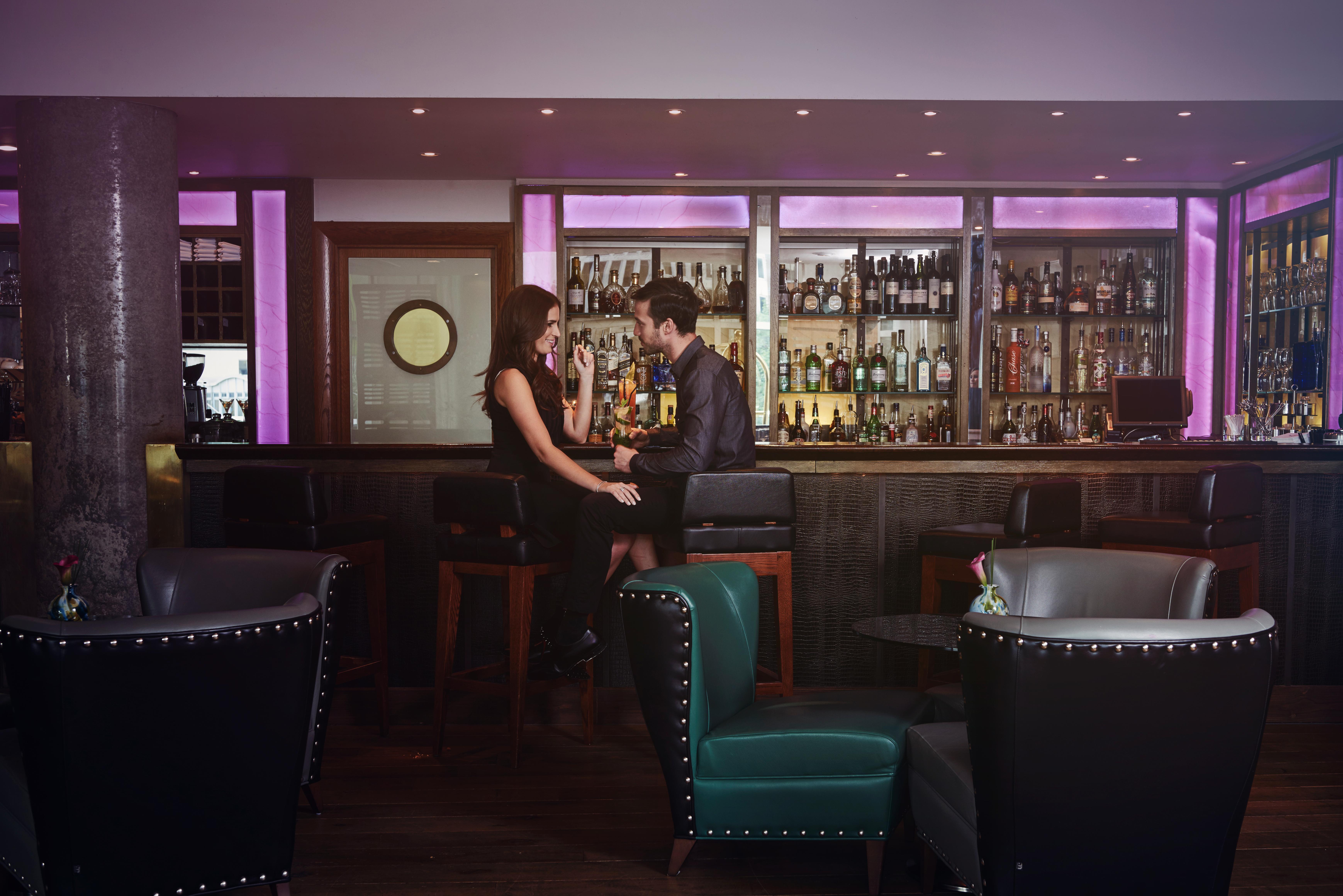 The Lowry Hotel Manchester Kültér fotó The bar at the hotel
