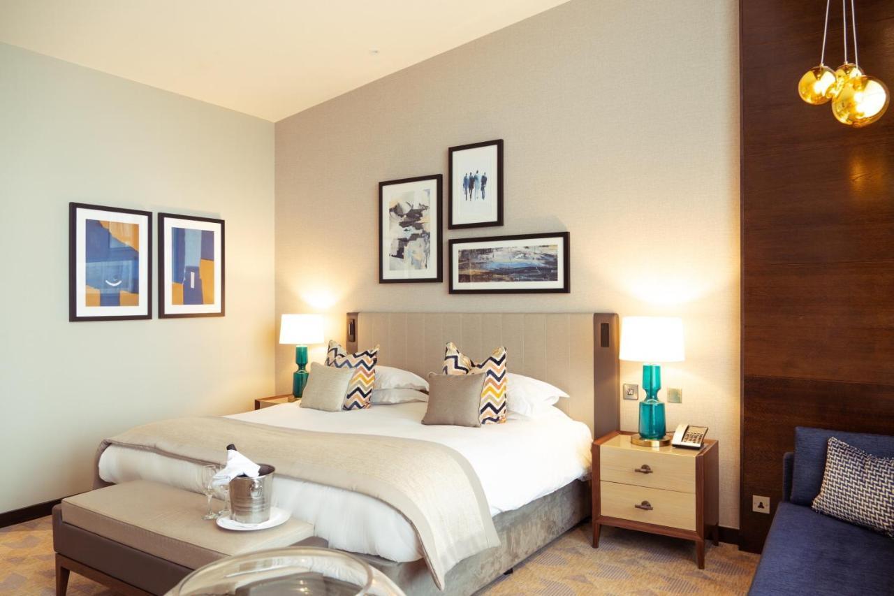 The Lowry Hotel Manchester Kültér fotó A bedroom at the hotel