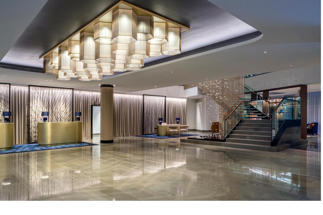 The Lowry Hotel Manchester Kültér fotó The lobby of the hotel